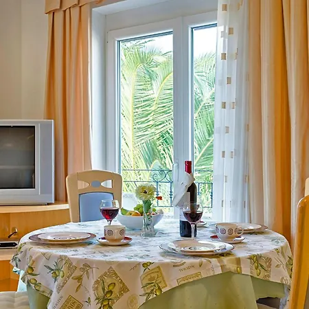 Lidia In - Nord-dalmatien 3*